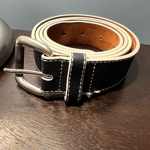 Mens Cole Hana navy belt. Size 42